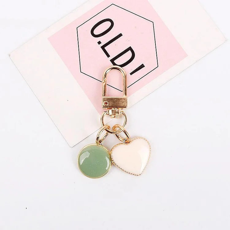 Simple Heart-Shaped Oil Shell Keychain