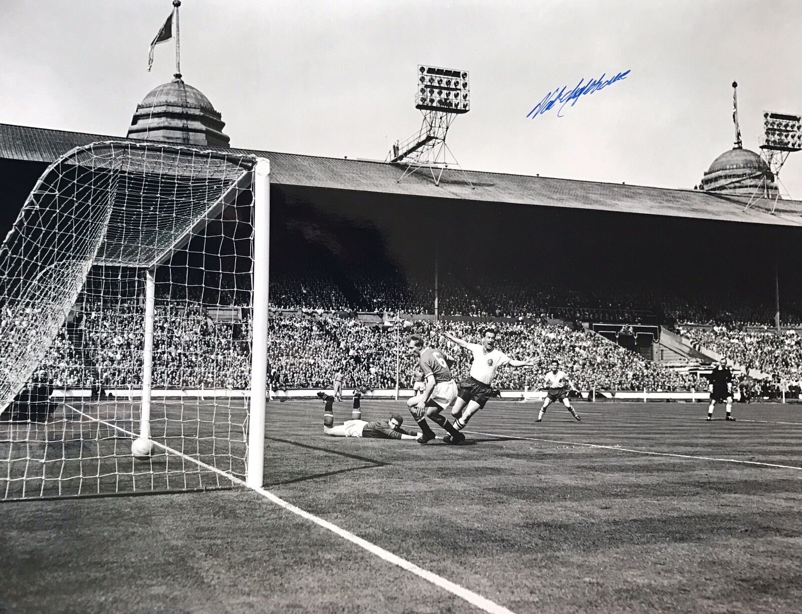 Nat Lofthouse Hand Signed Bolton 16x12 Photo Poster painting.