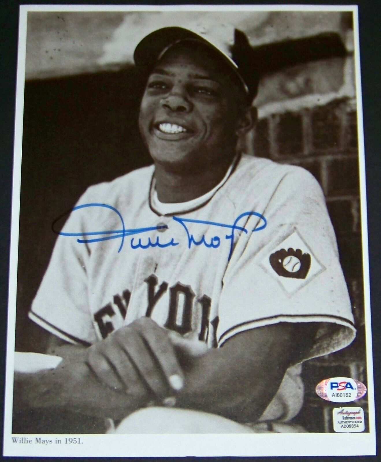 VERY RARE 1951 ROOKIE POSE! Willie Mays Signed Baseball Magazine Photo Poster painting PSA COA!