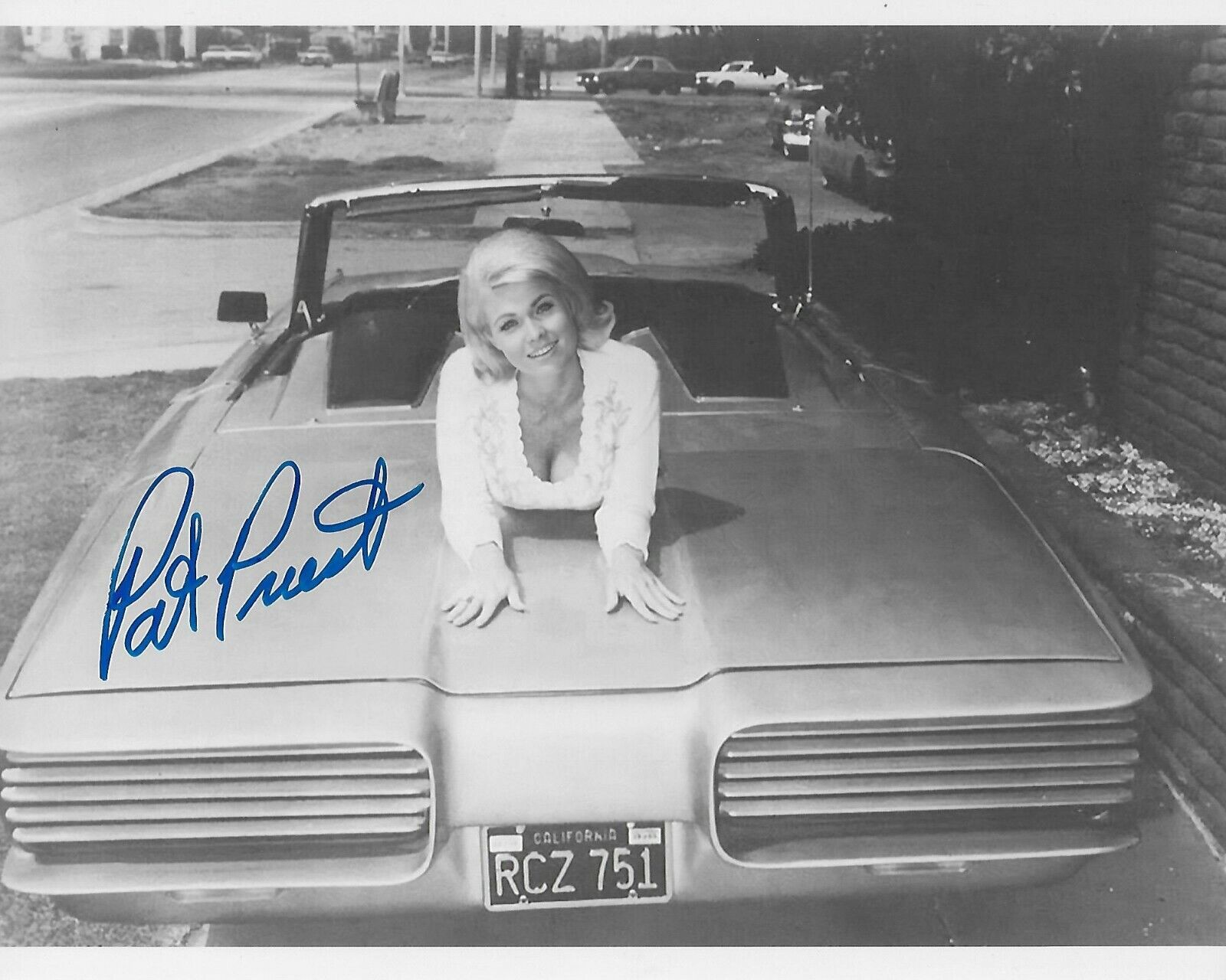 Pat Priest Original Autographed 8X10 Photo Poster painting #7 - The Munsters