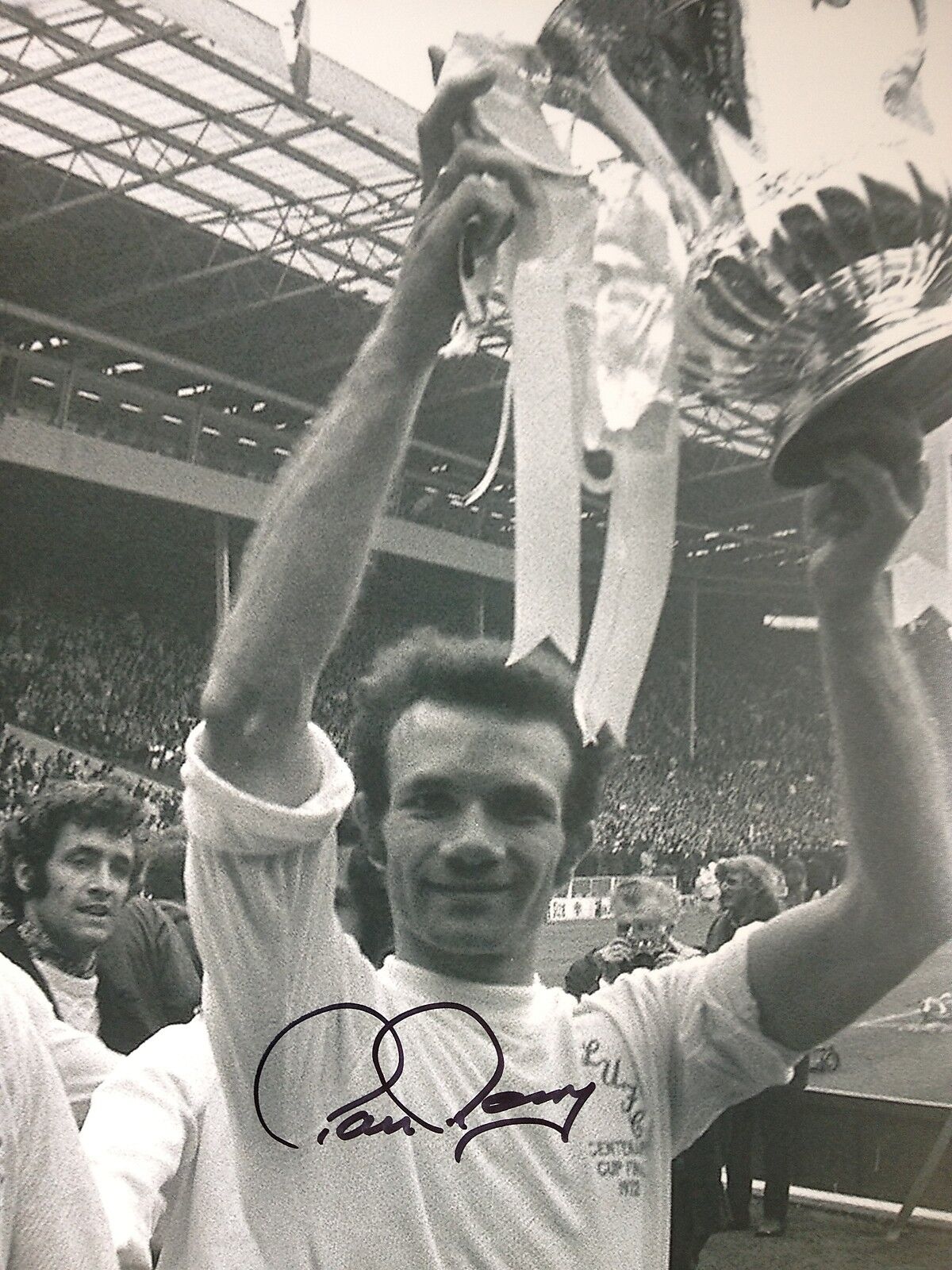 PAUL REANEY - LEEDS UNITED LEGEND - AWESOME SIGNED B/W Photo Poster paintingGRAPH