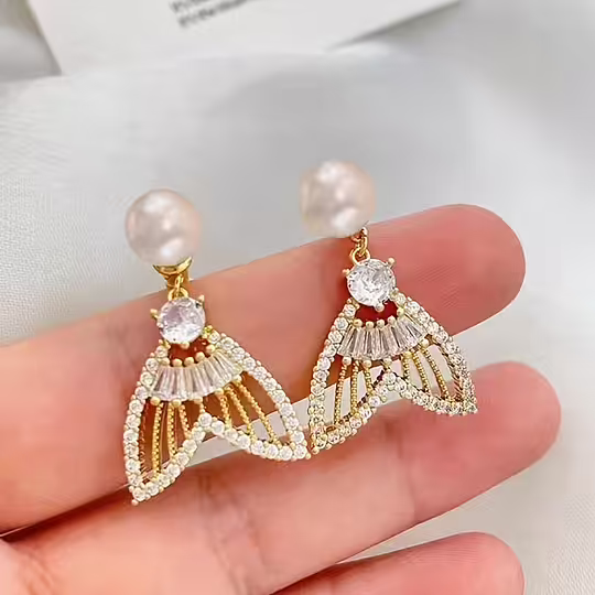 1对女式镂空鱼尾仿珍珠耳环，具有超仙气质，是节日、宴会、派对等女性日常佩戴的礼物 商品详情 6