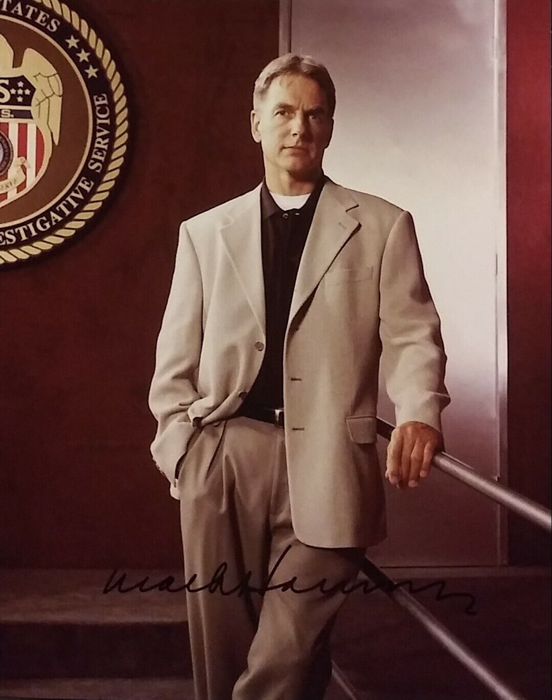 Mark Harmon signed 8 x 10