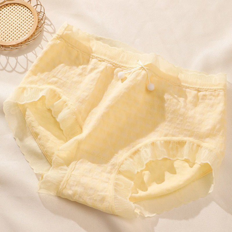Men's seamless lace briefs