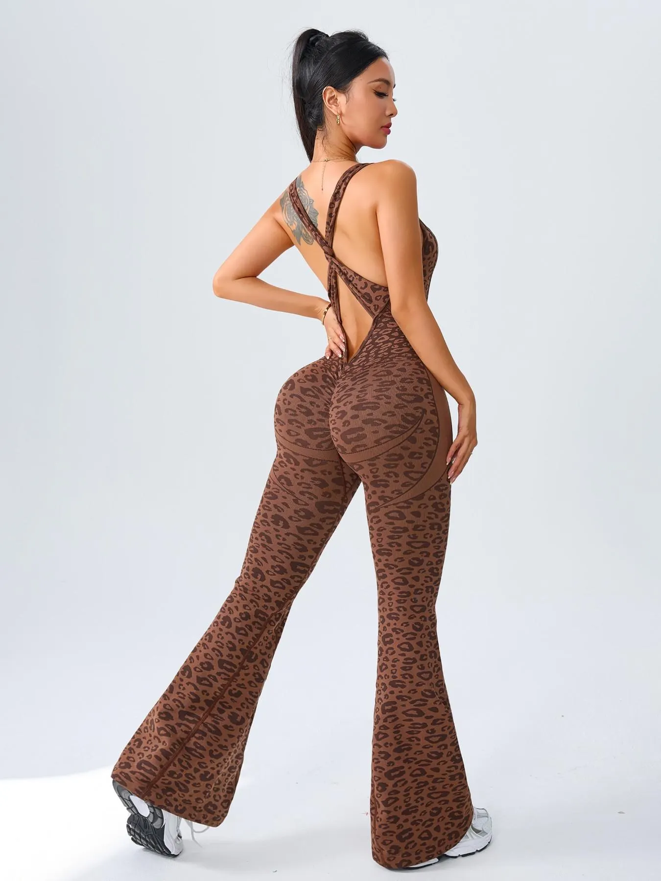 Women's Leopard Print Yoga Jumpsuit, Activewear Jumpsuit, Cross Strap Design, Long Sleeve Slim Fit, Casual Fashion for All Seasons, Comfortable Wear at Home Women's Leopard Print Yoga Jumpsuit, Activewear Jumpsuit, Cross Strap Design, Long Sleeve Slim Fit, Casual Fashion for All Seasons, Comfortable Wear at Home