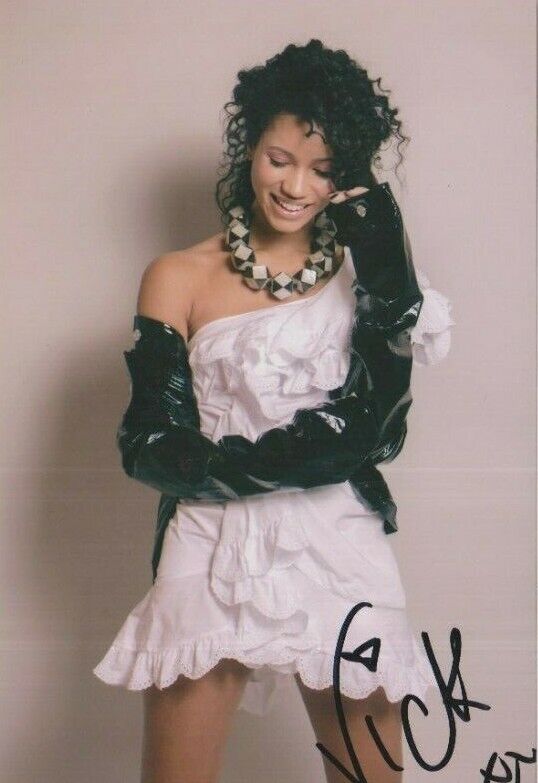 Vick Hope **HAND SIGNED** 6x4 Photo Poster painting ~ AUTOGRAPHED