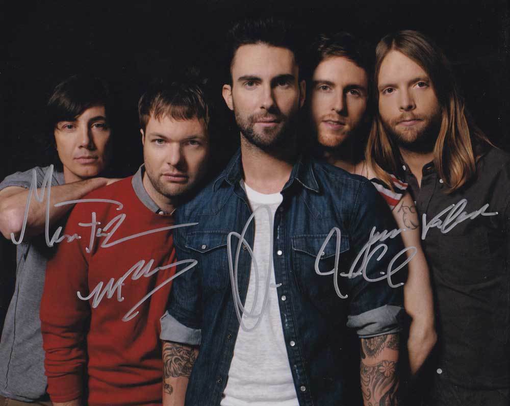 Maroon 5 In-Person AUTHENTIC Autographed Group Photo Poster painting SHA #87047