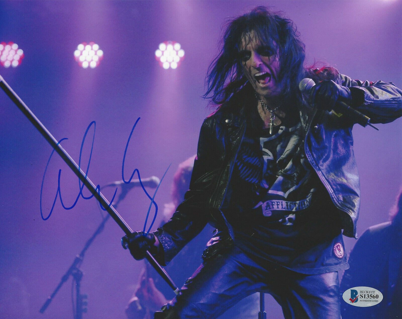 SINGER ALICE COOPER SIGNED 8X10 Photo Poster painting SHOCK ROCK ICON 8 PROOF BECKETT COA BAS