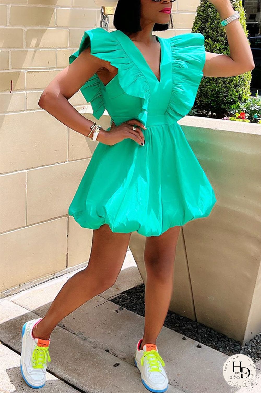 Black Plus Size Casual Sweet Solid Hollowed Out Flounce V Neck Bud