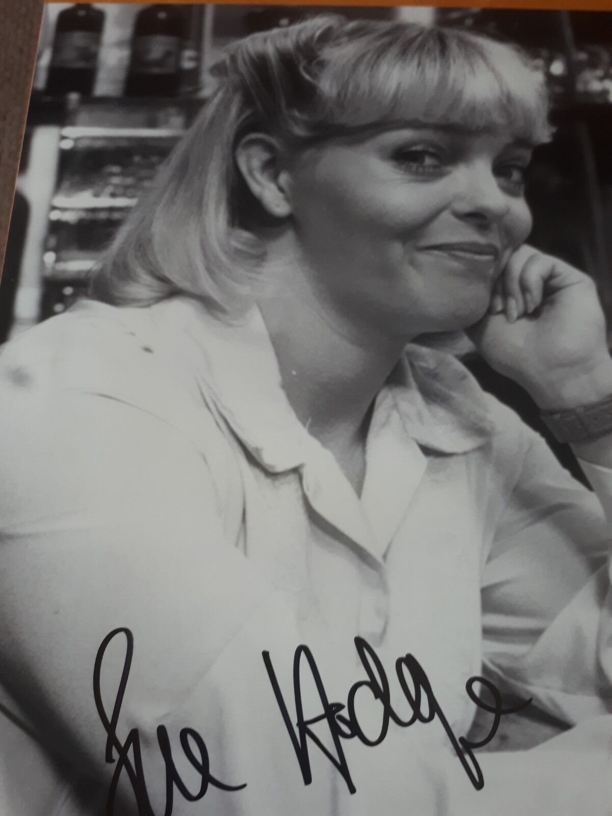 SUE HODGE ALLO ALLO SIGNED 8 x 10 Photo Poster painting FROM COMEDY SERIES ALLO ALLO