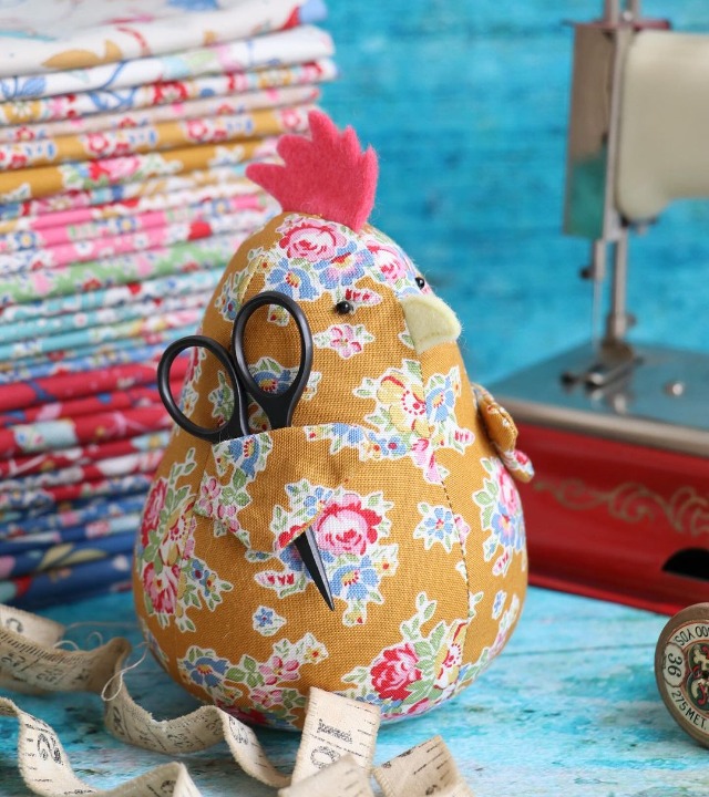 Chicken Caddy: Chicken Pincushion Softie Sewing Template & Instructions