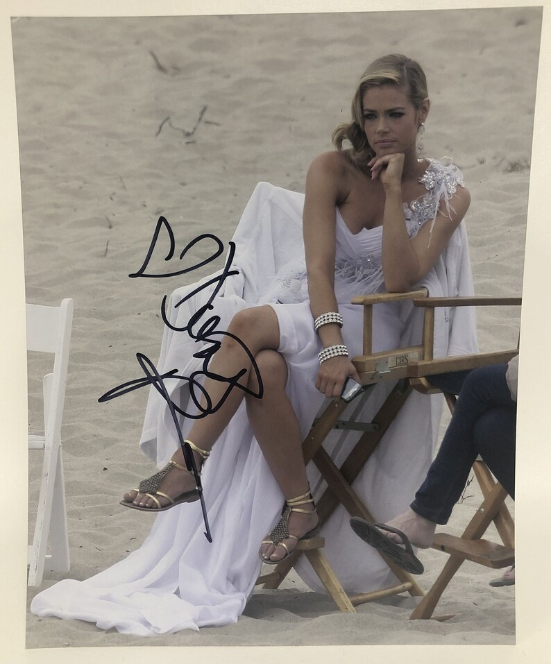 Denise Richards Signed Autographed Glossy 8x10 Photo Poster painting - COA Matching Holograms