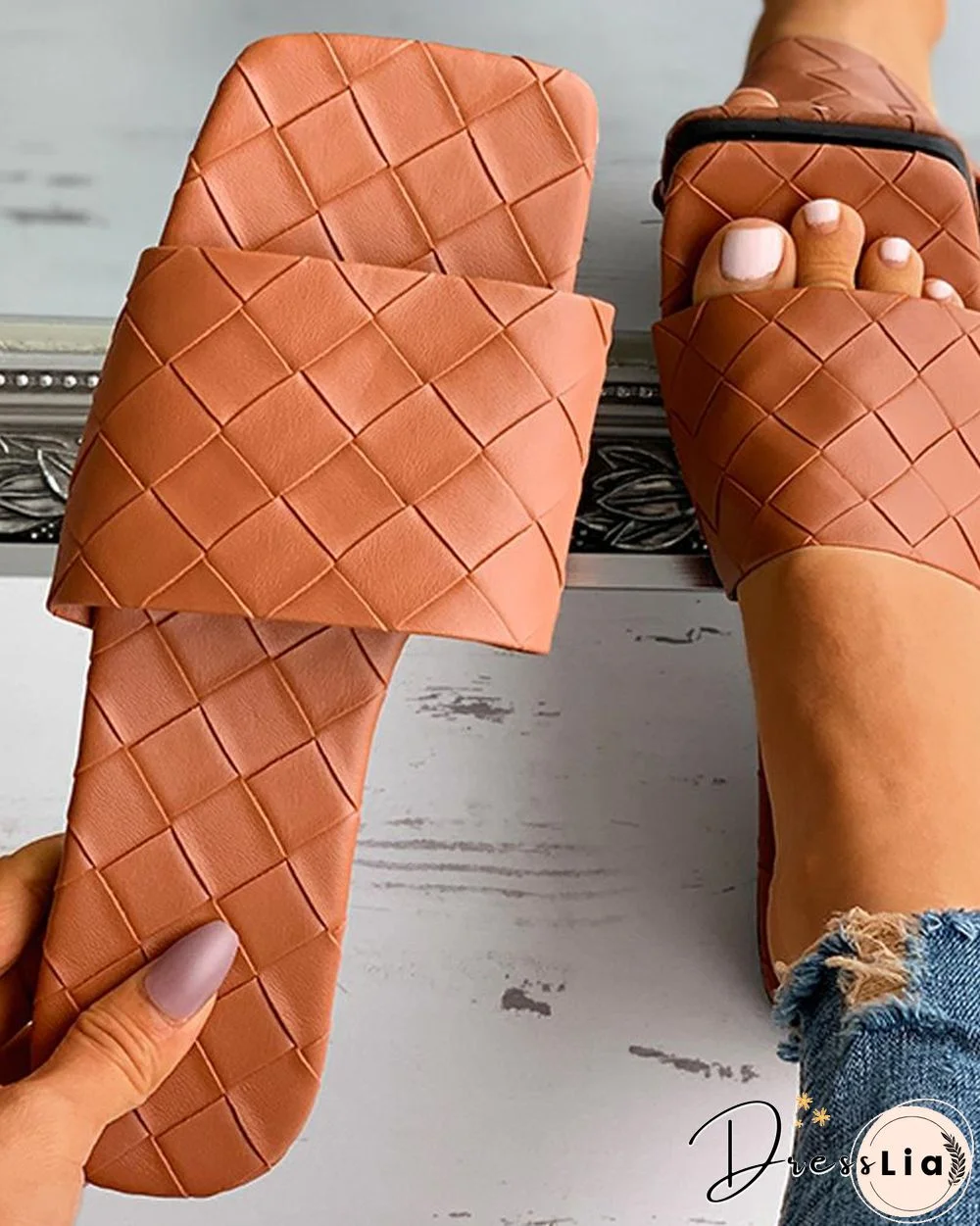 Quilted Square Toe Casual Slippers