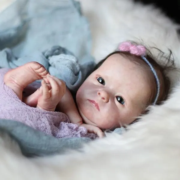 18" Emily Realistic Reborn Baby Girl - Reborn Shoppe