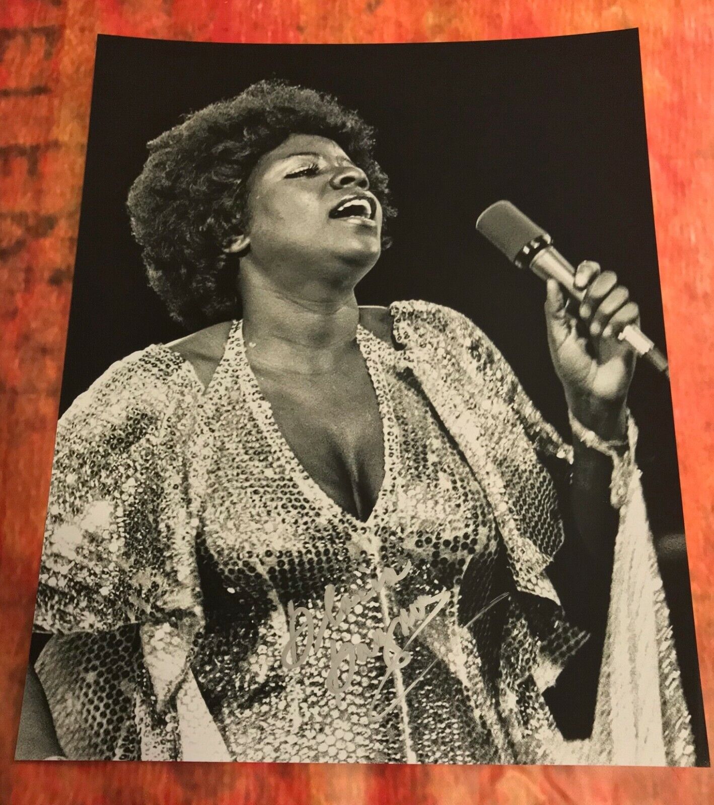 GFA I Will Survive R&B Star * GLORIA GAYNOR * Signed 11x14 Photo Poster painting PROOF COA