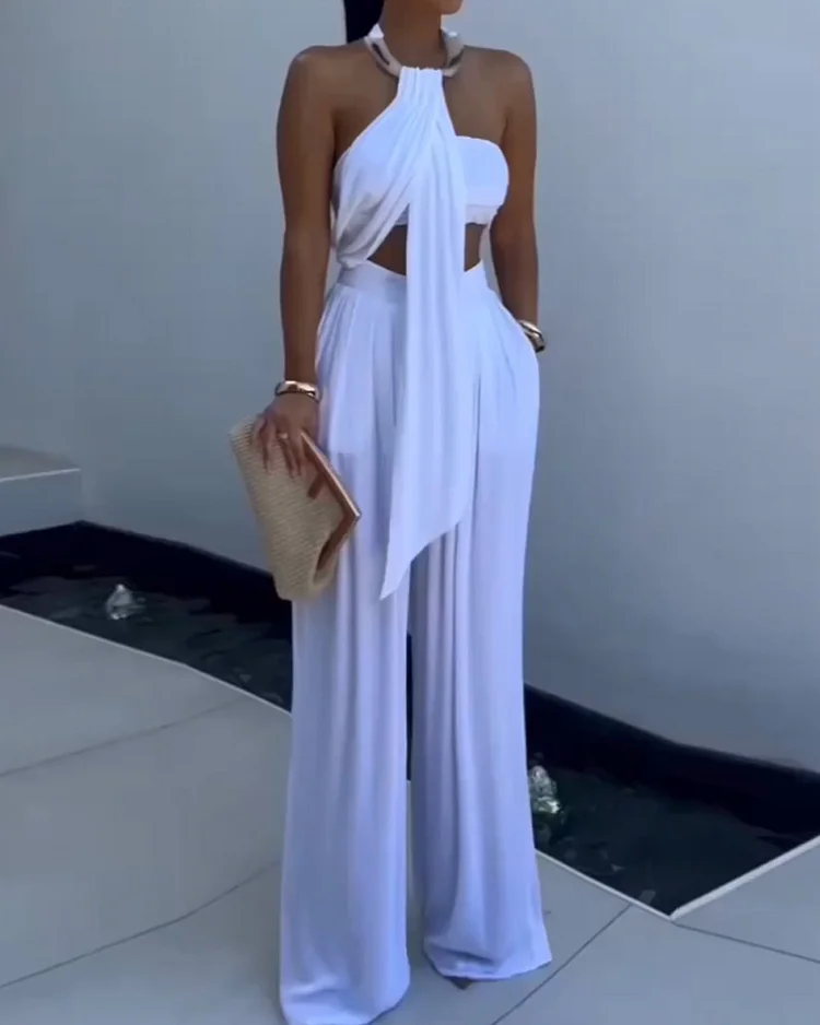 Sleeveless solid color two piece suit 