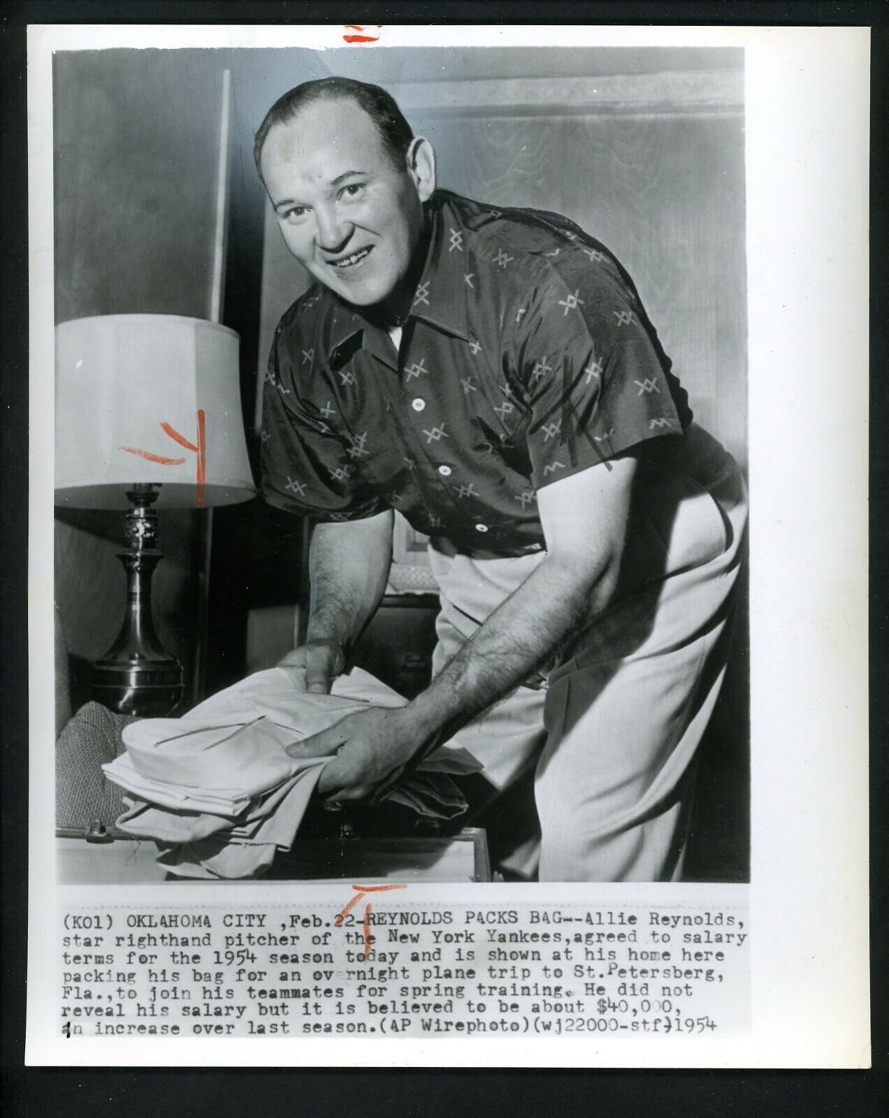 Allie Reynolds packs for Spring training 1954 Press Photo Poster painting New York Yankees