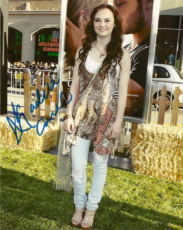 Madeline Carroll Autographed Signed 8x10 Photo Poster painting COA