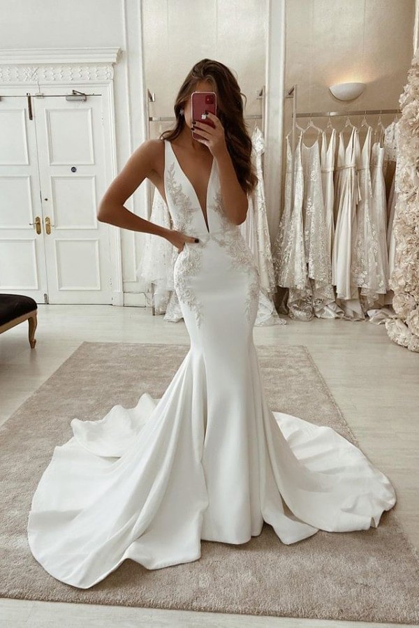 Elegant Mermaid Backless Long Wedding Dress With V-neck Satin | Ballbellas Ballbellas