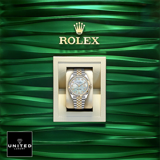 Rolex 126333 Datejust Yellow Gold Replica green background