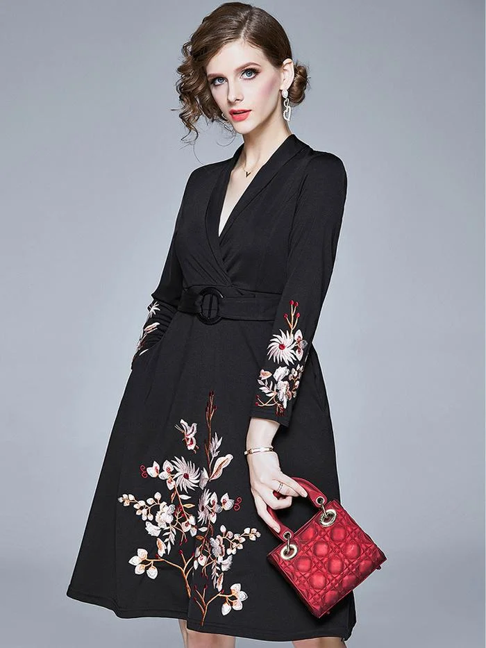 V-neck embroidered noble temperament A-line dress