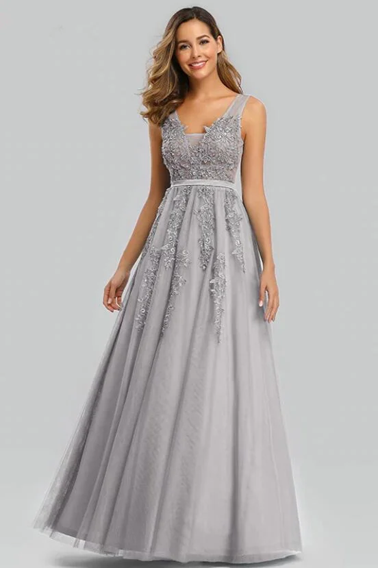 White Sleeveless Long Evening Party Dress V-Neck Prom Dress With Lace Appliques