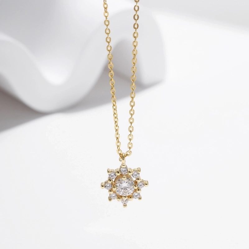 0.5ct VVS1-VVS2 Round Brilliant 925 Sterling Silver Moissanite Cable Chain Plating Inlay Snowflake GRA Certificate Pendant Necklace