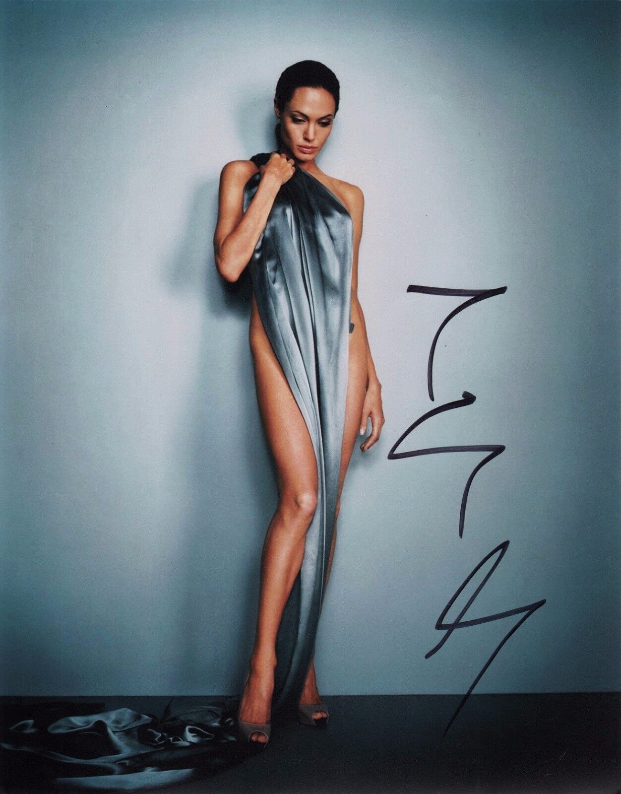 ~~ ANGELINA JOLIE Authentic Hand-Signed SEXY & BEAUTIFUL