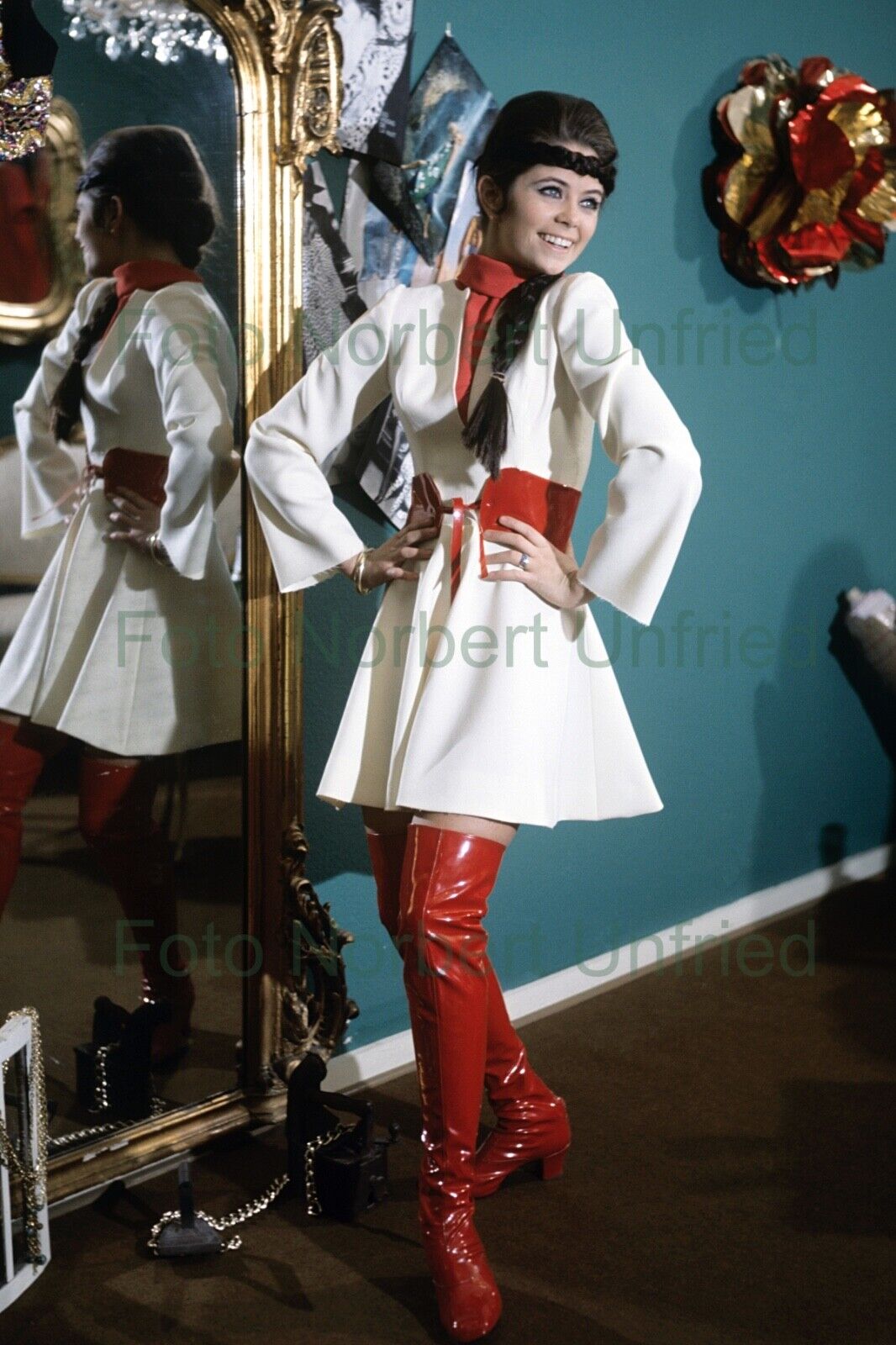 Wencke Myhre IN Overknee Boots 20 X 30 CM Photo Poster painting Without Autograph Nr 2-53