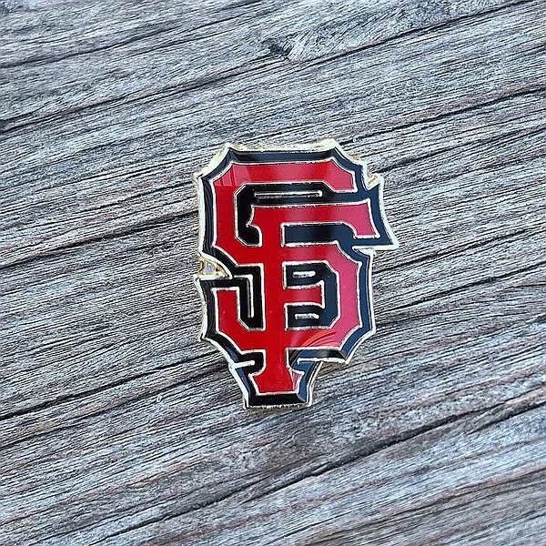 Foto del pin Letras de Equipo Fiel