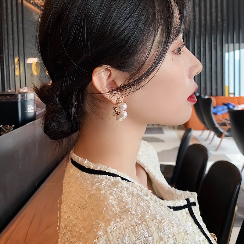 Vintage c-shaped irregular pearl earrings