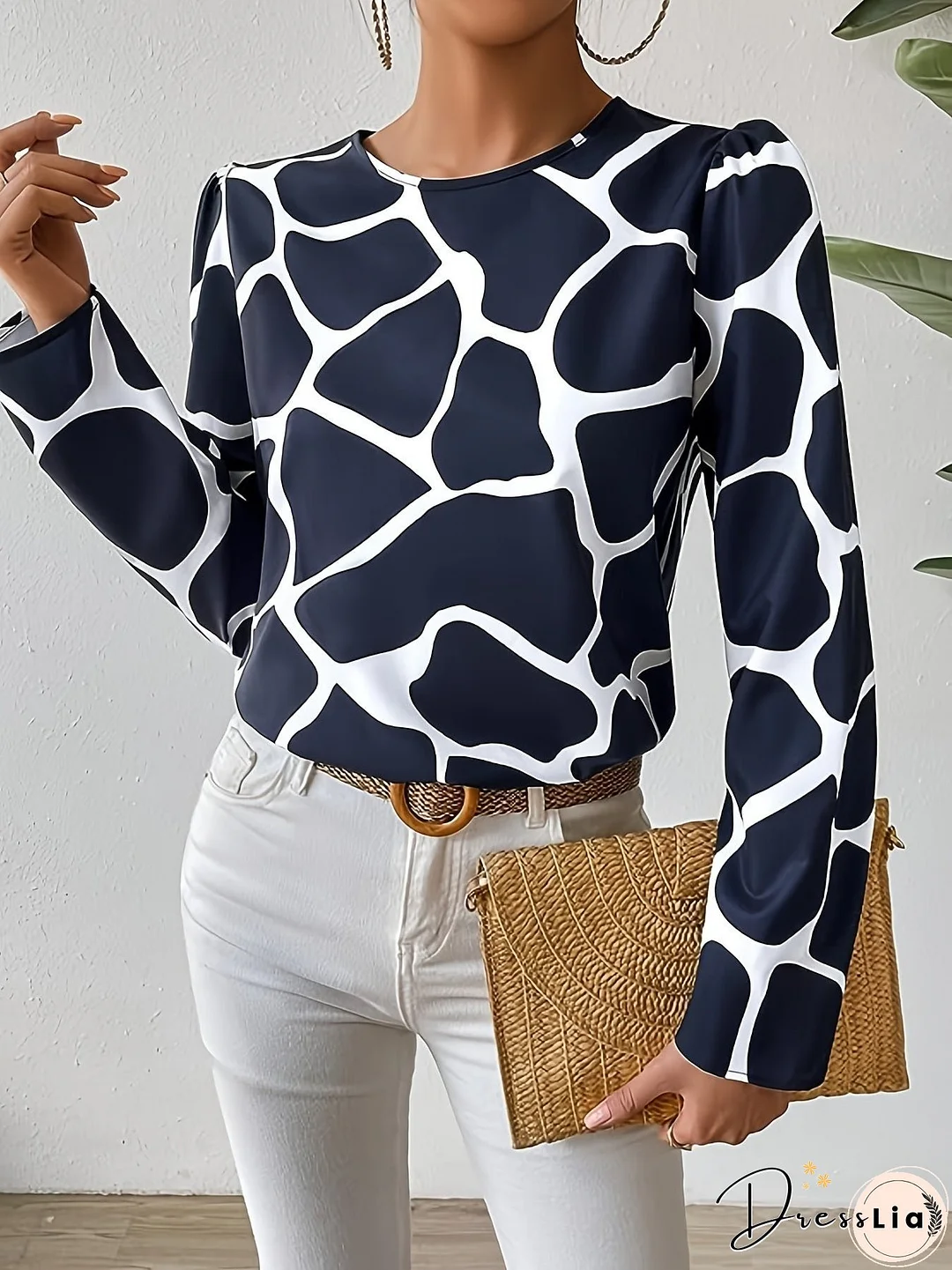 Giraffe Print Blouse, Casual Crew Neck Long Sleeve Blouse, Women's Clothing