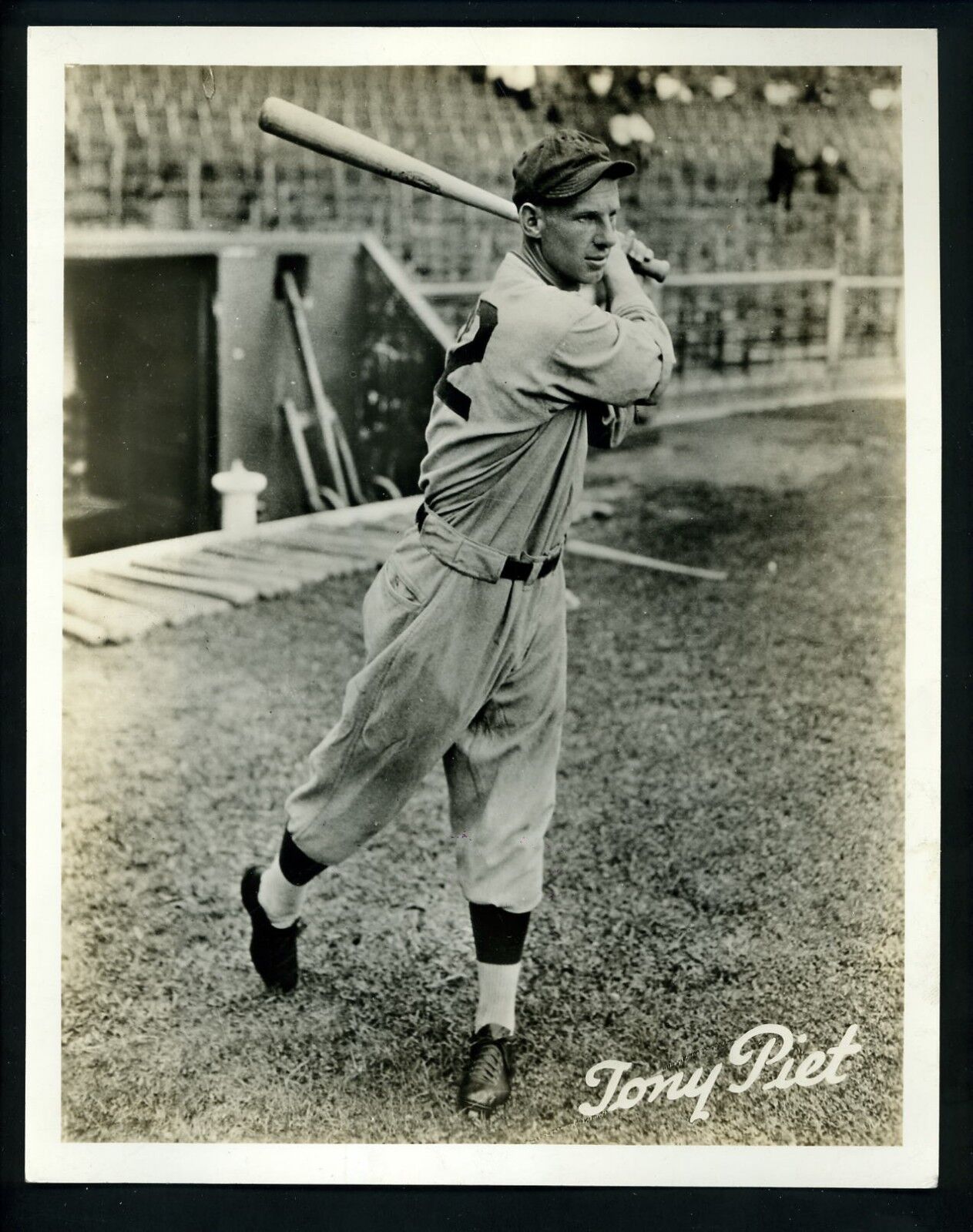 Tony Piet circa 1931 - 33 National League Press Photo Poster painting Pittsburgh Pirates