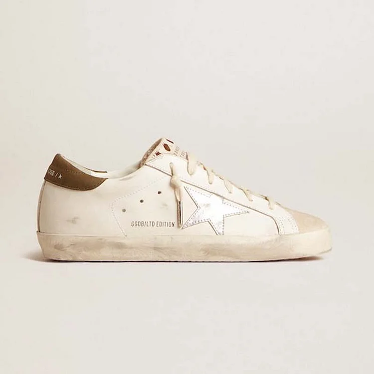Golden Goose Super-Star LTD con estrella de piel laminada plateada y refuerzo del talón marrón