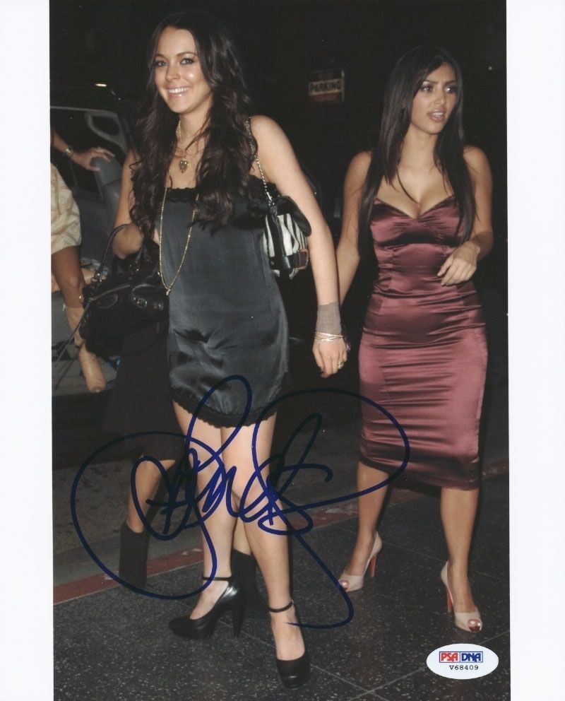 LINSAY LOHAN PSA/DNA CERTIFIED * HAND SIGNED - PICTURED WIth Kim 8 X 10