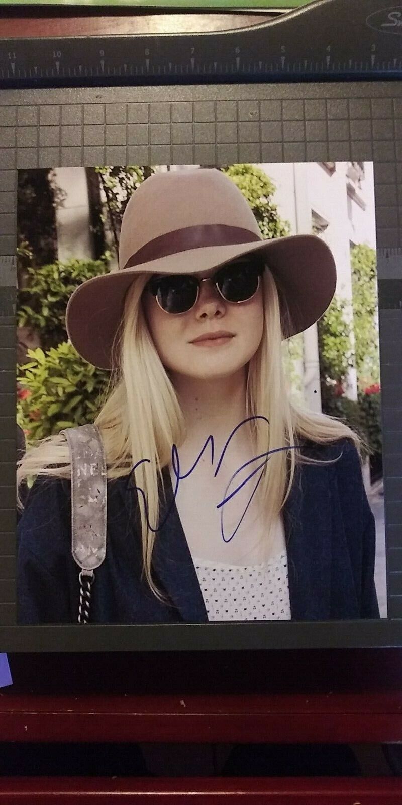 Elle Fanning signed 8x10