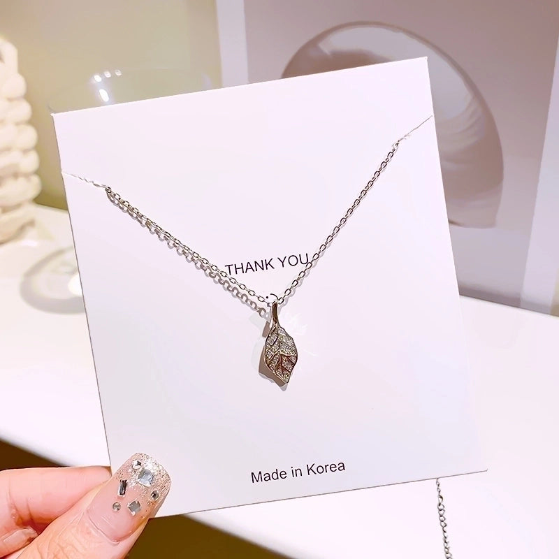 Minimalist Shiny Korean Style Leaf Titanium Steel Plating Inlay Zircon Silver Plated Pendant Necklace