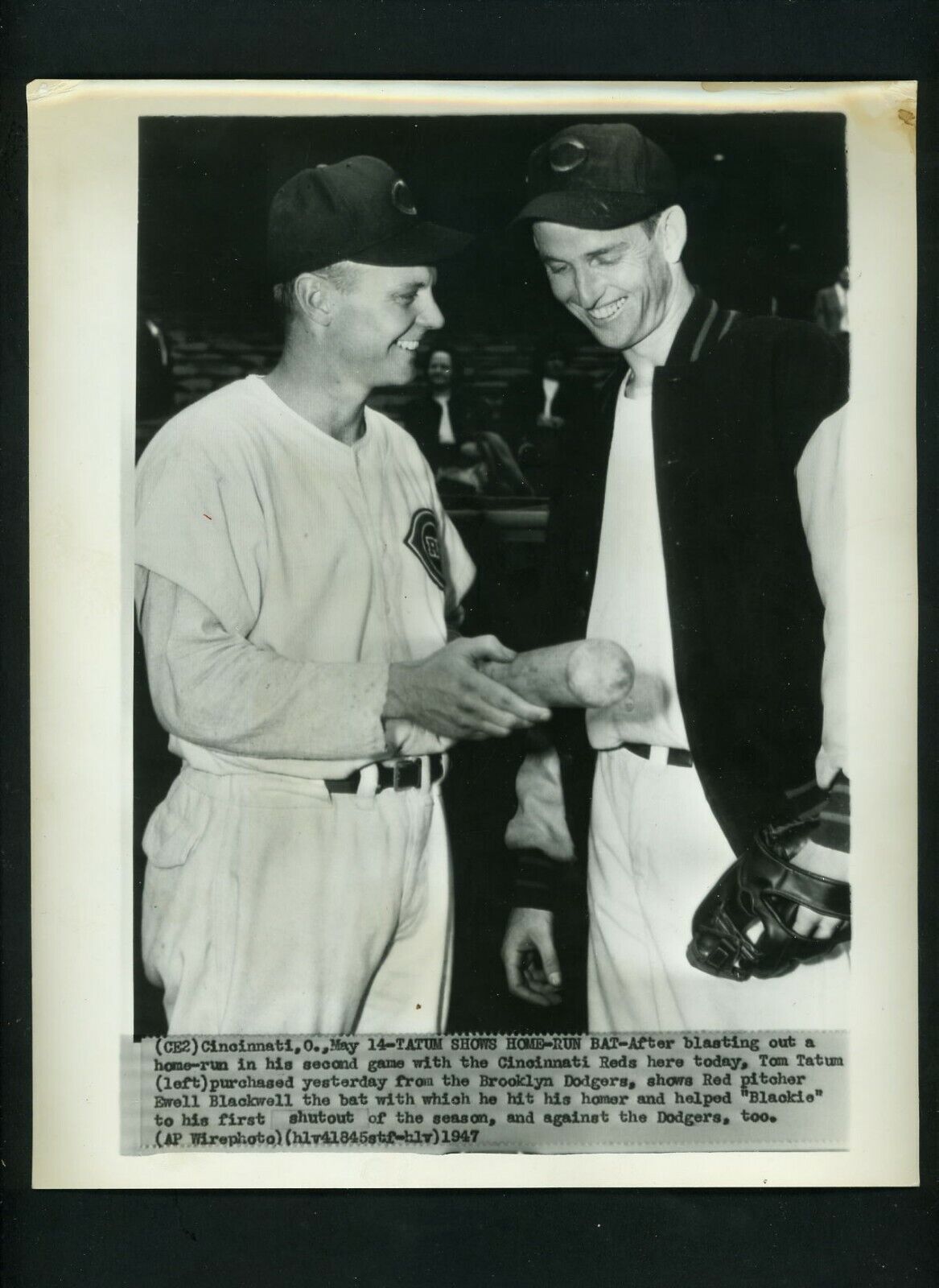 Tom Tatum & Ewell Blackwell 1947 Press Photo Poster painting Cincinnati Reds