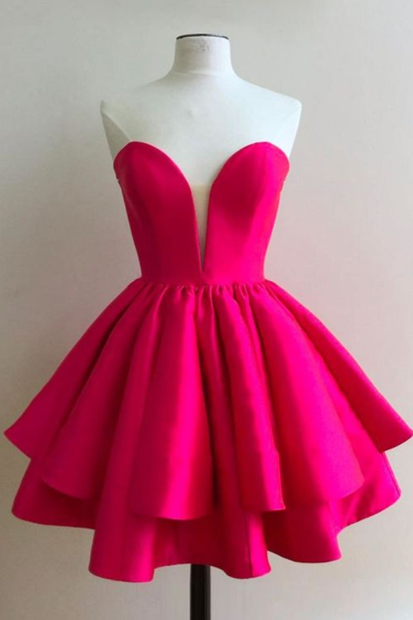 Sweetheart Tiered Strapless Mini Homecoming Dress