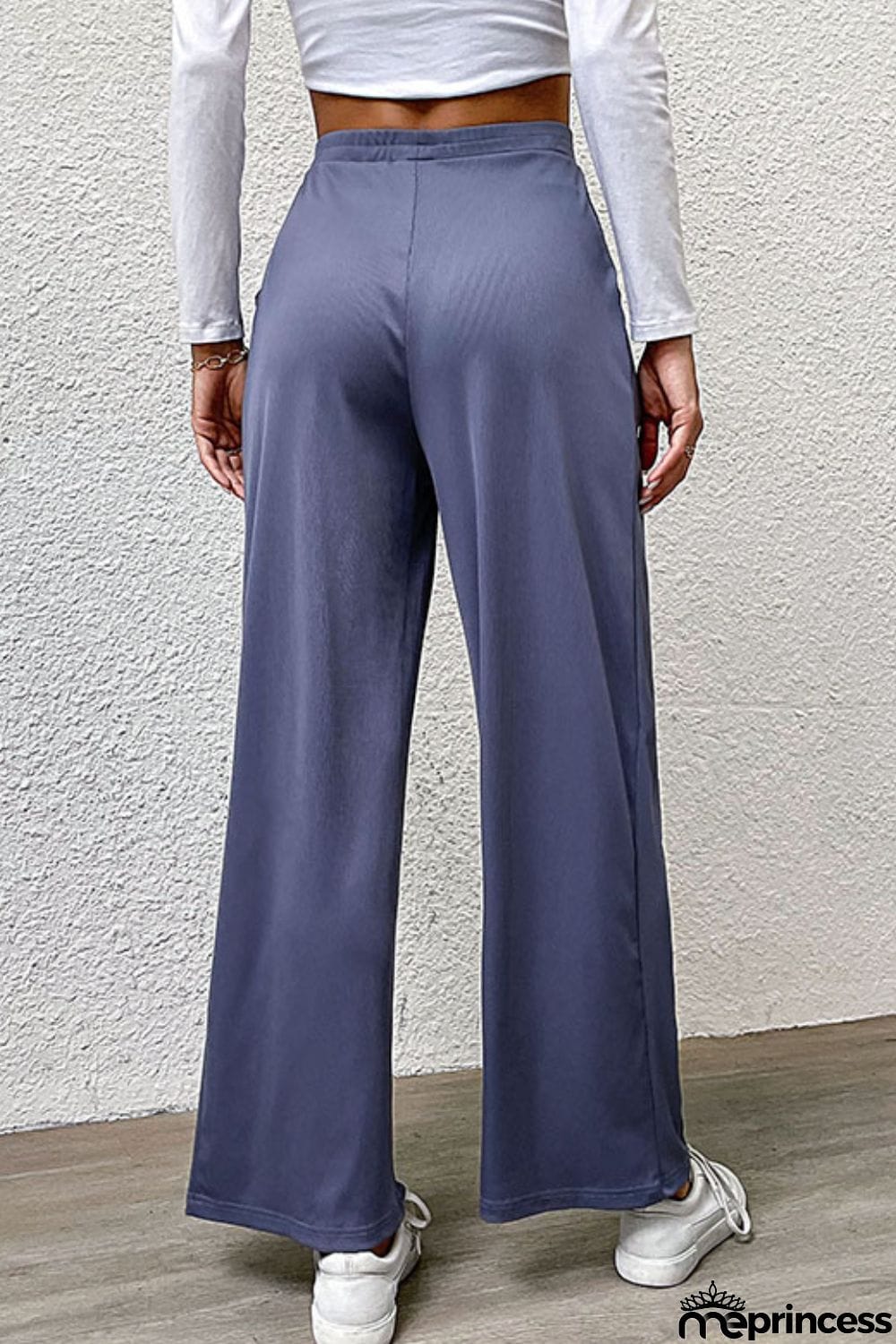 Pleated Detail Wide-Leg Pants with Pockets