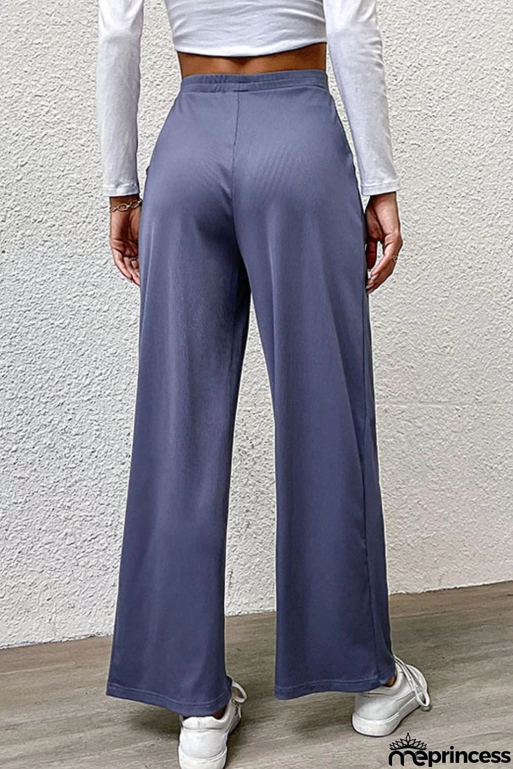 Pleated Detail Wide-Leg Pants with Pockets