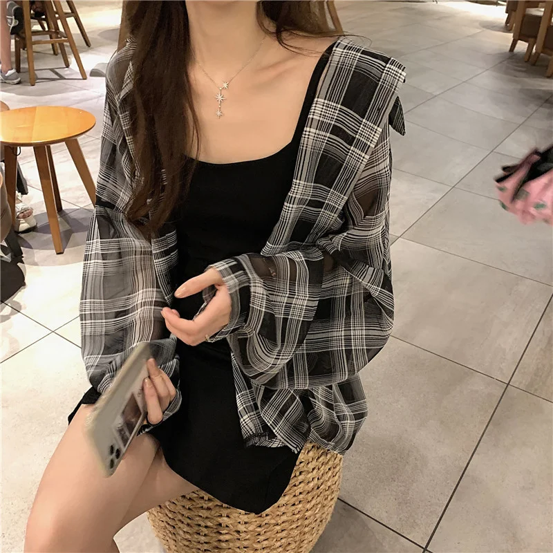 Uveng Uveng Shirt Women Spring 2025 New Summer Thin Sun Protection Shirt Design Small Loose Top