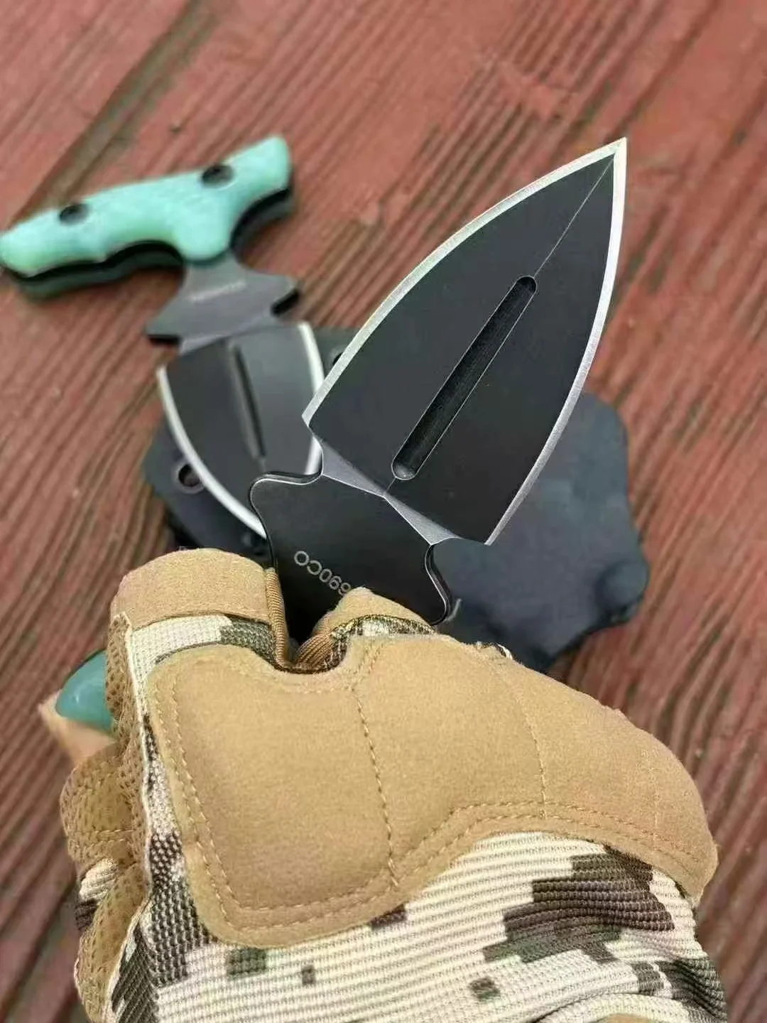 Bear head hand knuckles for outdoor self-defense