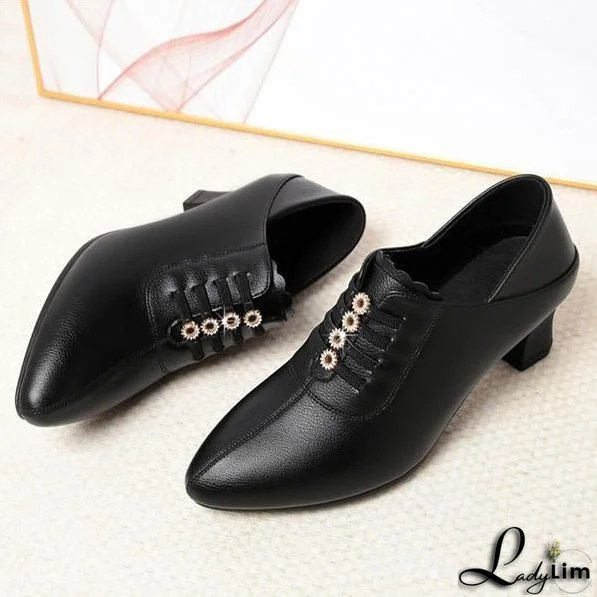 Fashionable and Minimalist winter Shoes