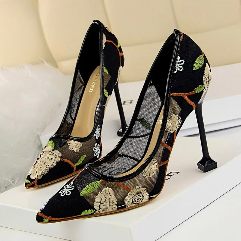 New 2019 Spring Summer shoes woman Luxury embroidery pointed toe high heels Sexy cut-out Women pumps Fashion wedding party shoes