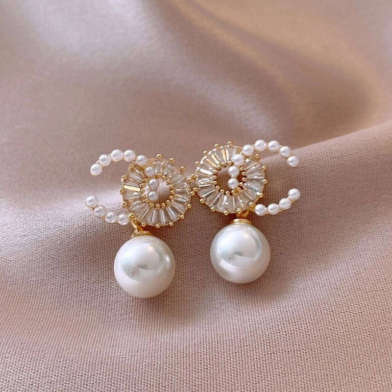 New 925 Silver Needle Earrings Light Luxury Double C Pearl Earrings Women’s Niche Design Sense Earrings New Fashion Live Supply