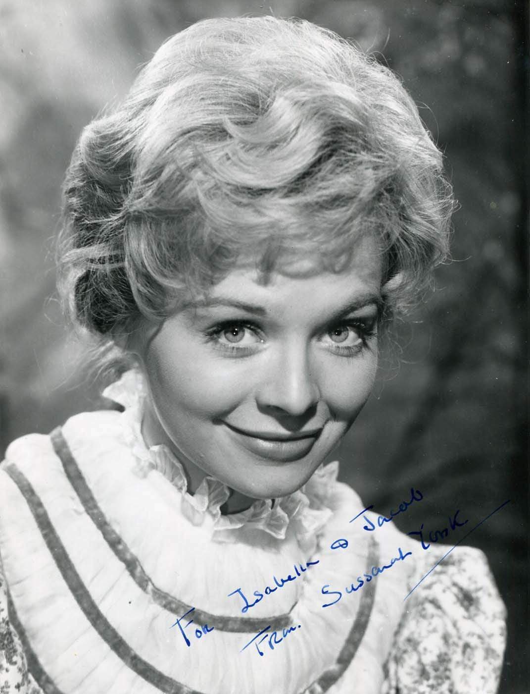 ACTRESS Susannah York autograph, signed Photo Poster painting