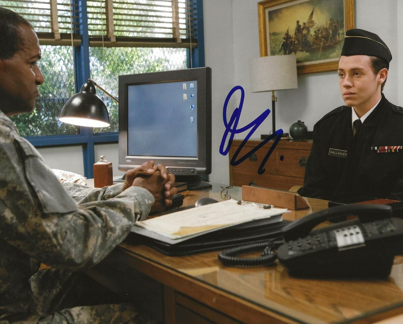 Ethan Cutkosky signed Shameless 8x10 Photo Poster painting autographed Carl Gallagher #2