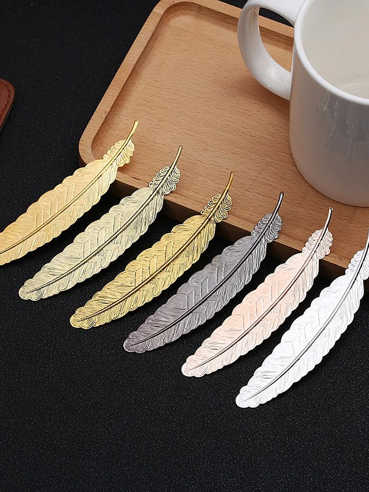 1pc Feather Design Random Bookmark