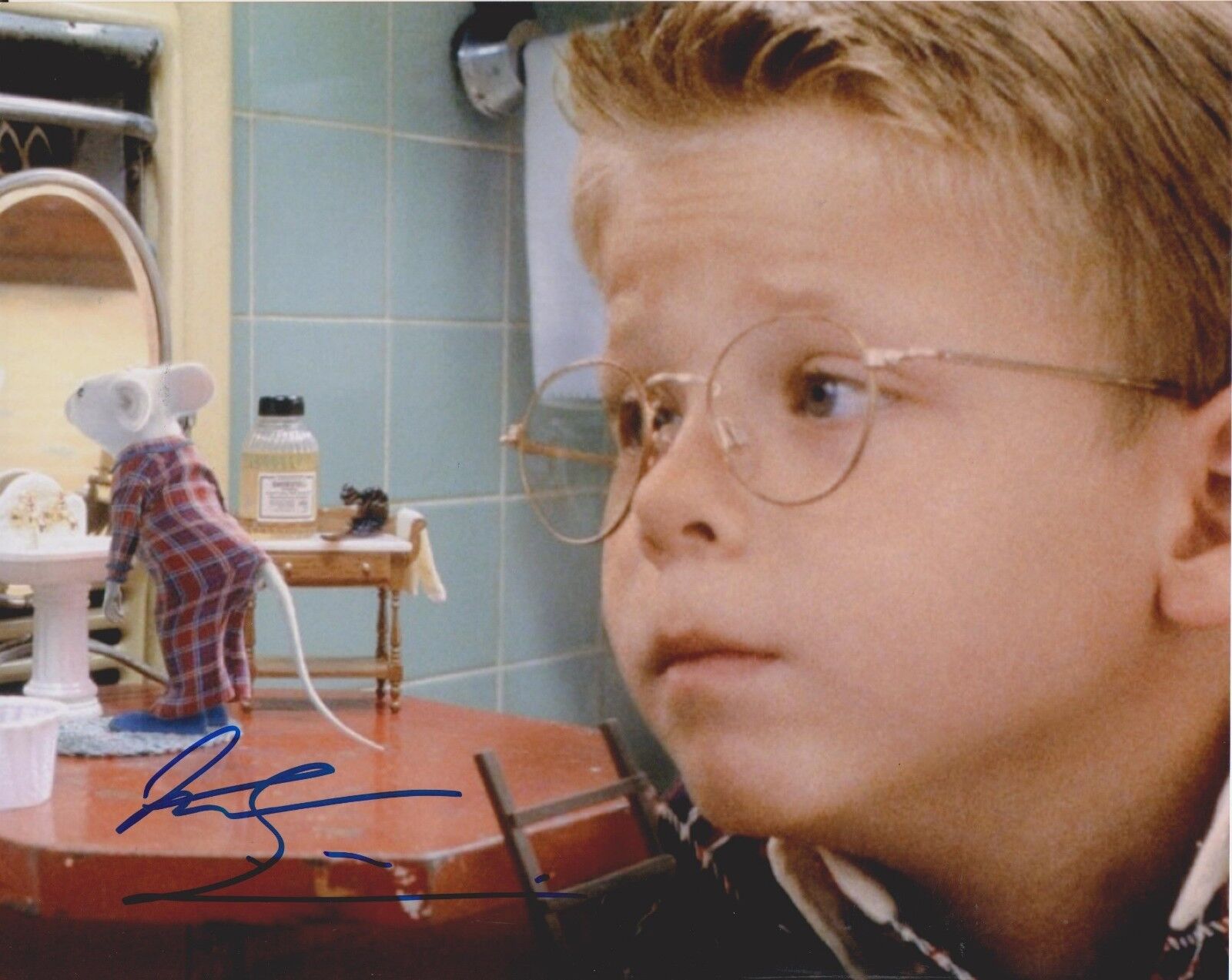 Jonathan Lipnicki Signed 8x10 Photo Poster painting - STUART LITTLE - ICONIC CHILD STAR CUTE! #2